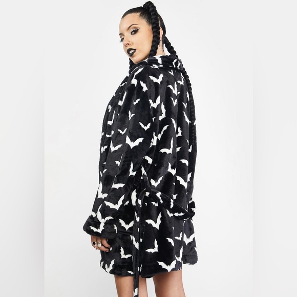 Bat Behavior Robe - Picture 3 of 3